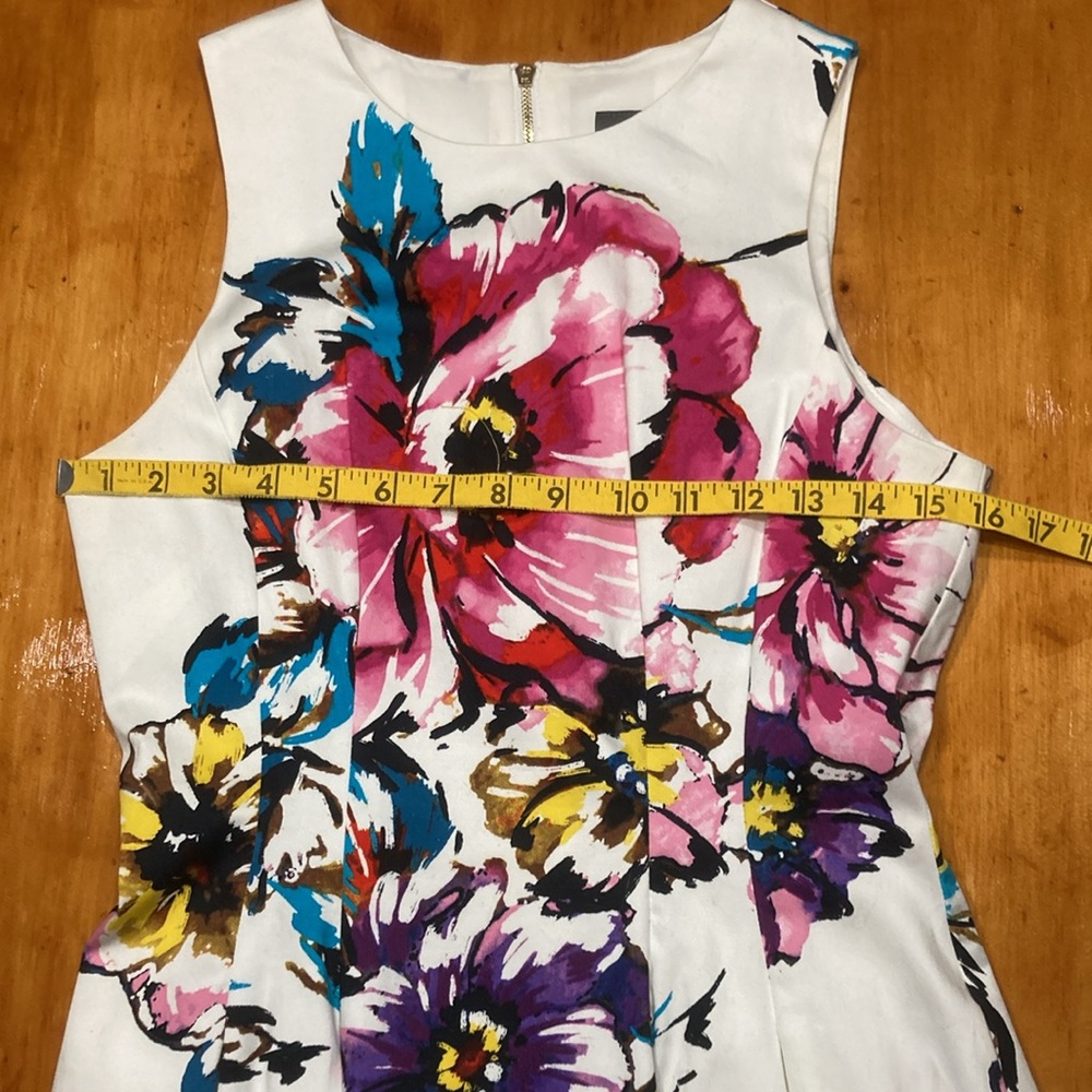 Vince Camuto Sleeveless Floral Fit & Flare Cocktail Dress - Picture 7 of 14